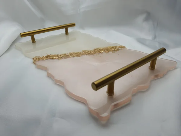 Plateau de présentation en résine marbré rose et blanc