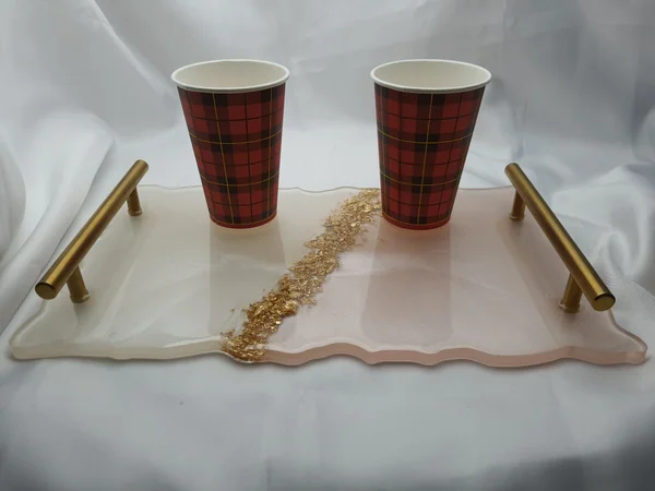 Plateau de présentation en résine marbré rose et blanc – Image 4