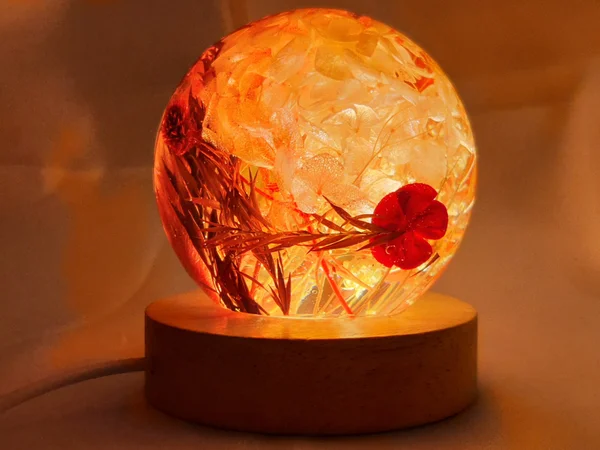 Veilleuse florale rouge et blanche – Image 4