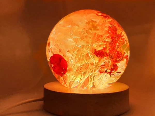 Veilleuse florale rouge et blanche – Image 3