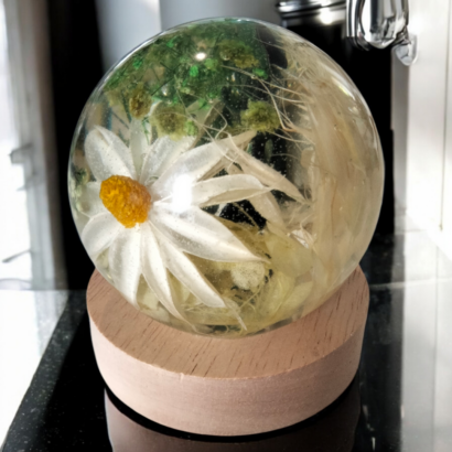 Veilleuse florale verte et blanche